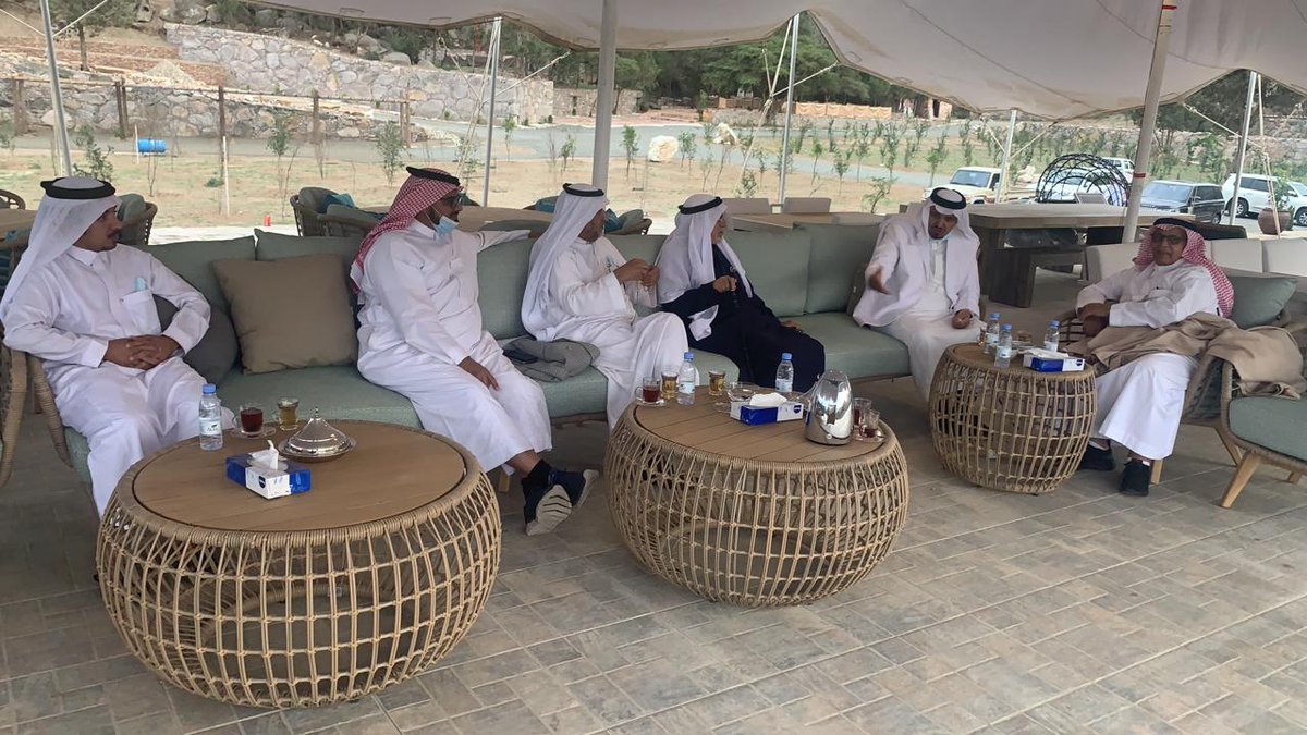 بعض الصور والتي جمعت المجلس البلدي مع وزير النقل ورجل الأعمال علي بن سليمان الشهري