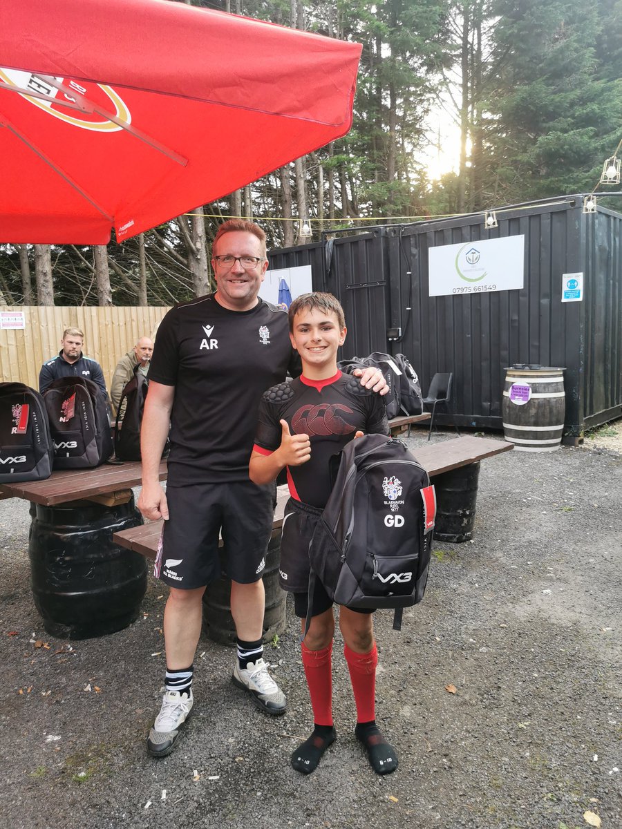mattsthomas86's tweet photo. Blaenavon U13's all receiving their new off field kit sponsored by Phil Anslow and Sons Coaches, Pannache Beauty Salon and TM Carpentry. All players have been fully kitted out. Items include: VX3 Rucksack, Polo Shirt, Leisure Shorts, 1/4 Zip Mid Layer and Drill Top. #kittedout https://t.co/Eiscpui15f