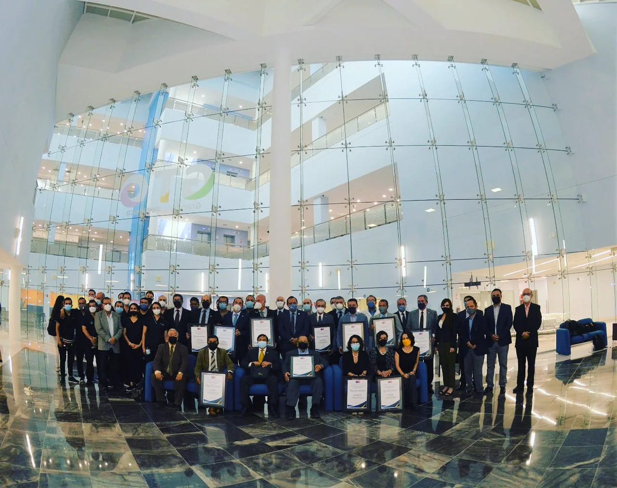 DanielDiazGto's tweet photo. Clausuramos los trabajos del Congreso Anual Estatal de Cirujanos 2021, en el que se reconocimos a los profesionales destacados por su loable y destacada trayectoria como cirujanos, resaltando su compromiso y amplia experiencia al servicio de la población @diegosinhue @Alan_Sahir https://t.co/QkFEmB3Bhs