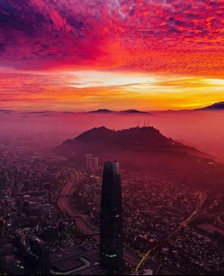 milannovoa's tweet photo. Un espectáculo 🧡🧡 Atardecer Stgo 20/08 https://t.co/CxbBRTToD3