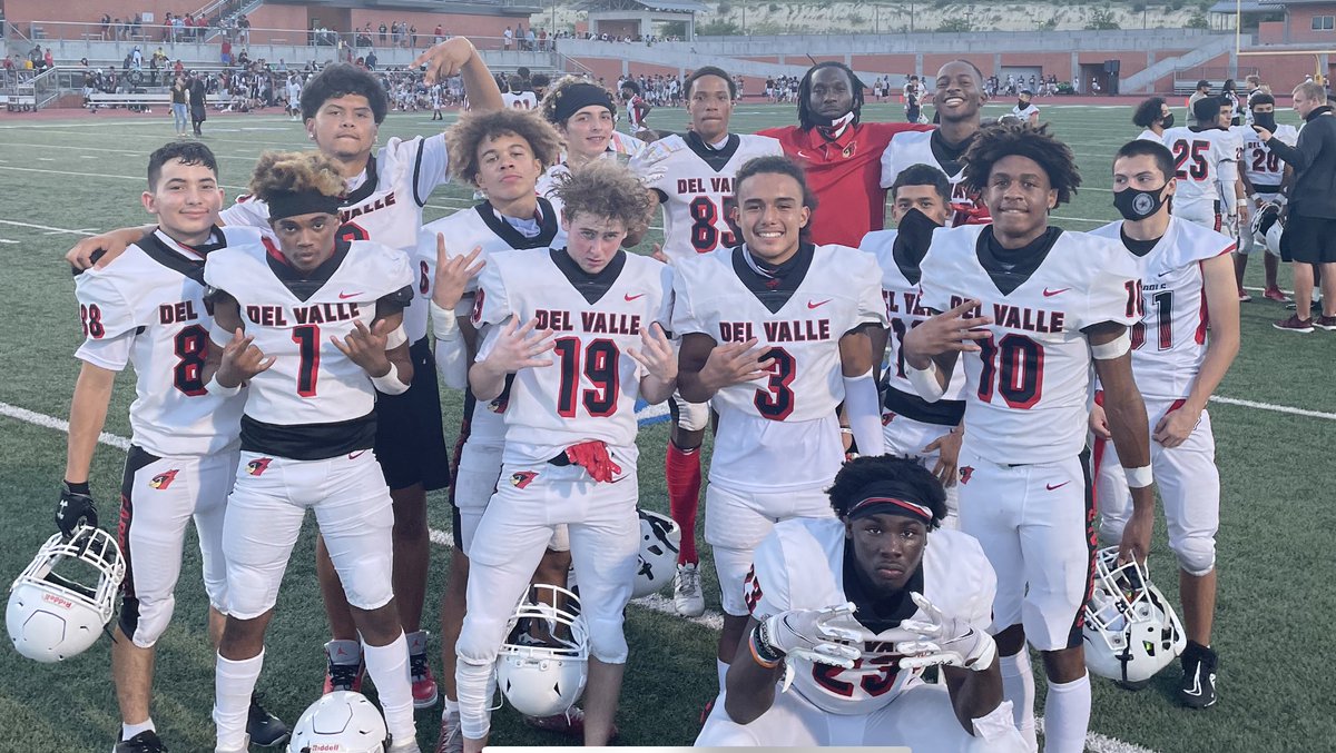 DLew87dabeast's tweet photo. Best group in the state! Don’t @ me #ICE #DVYouKnow #WideOutHigh https://t.co/44n5XG6aVs