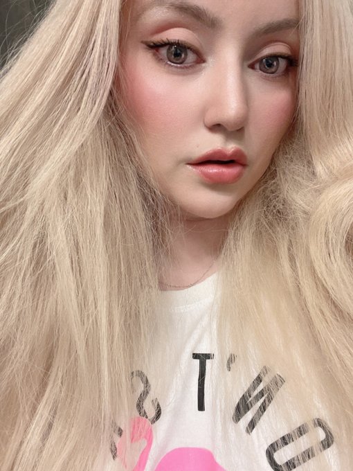 Join me ➡️https://t.co/KibAdOafgO 🔴LIVE  📽️Videos 📸Photos &amp; More💋https://t.co/tsWiMDUPs0  @selfshotworldie<a href="/tag/camgirl"class="tags"><span>#camgirl</span></a><a href="/tag/camgirls"class="tags"><span>#camgirls</span></a>