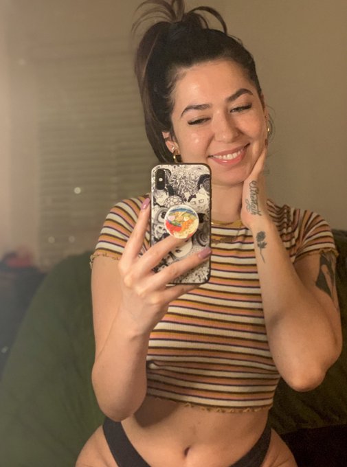 Staying home like a good girl 🤍 https://t.co/pYBVKkmQoQ