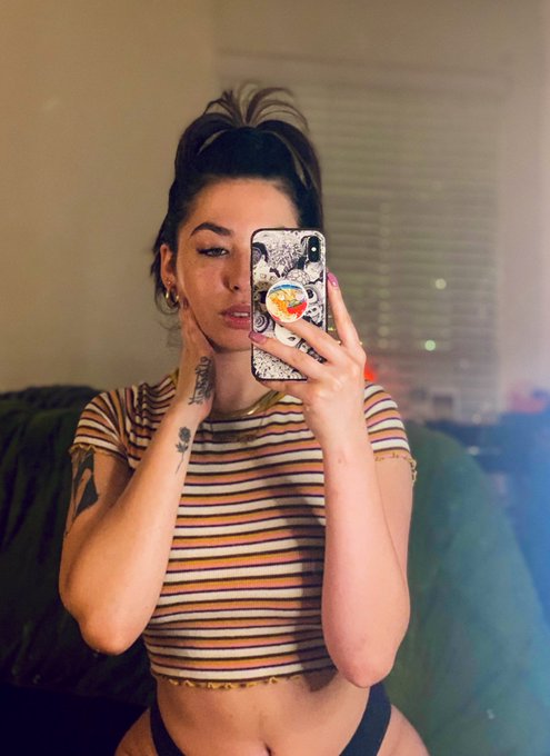 Staying home like a good girl 🤍 https://t.co/pYBVKkmQoQ