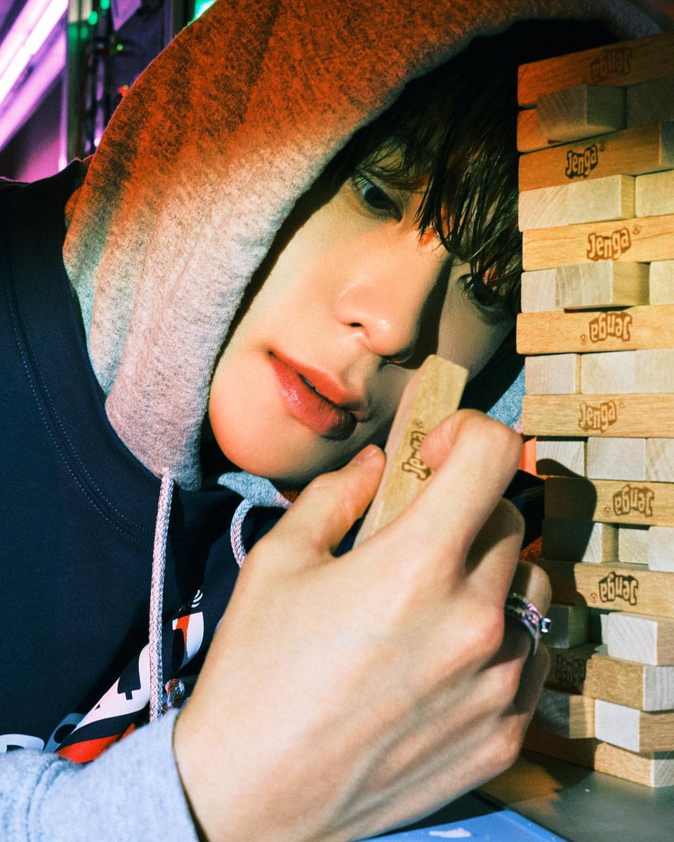 dearAengCity's tweet photo. 나무조각 따위가 뭐라고 .. .
뭐라고 그러케 쳐다보시는건데여 🥵 https://t.co/J8Jfmkf2Jy