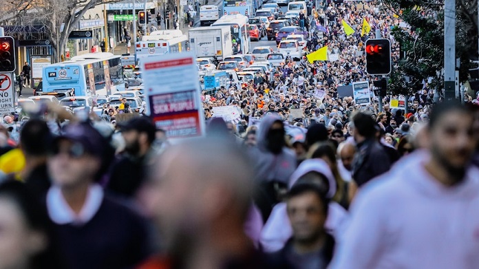 soli_aus's tweet image. Anti-lockdown rallies are taking place.

Read why we need a fight for solutions that are not draconian lockdowns enforced by quasi-military policing operations, nor QAnon-fuelled attacks on public health.

solidarity.net.au/highlights/fre…

#lockdownprotest #melbourneprotest #sydneyprotest