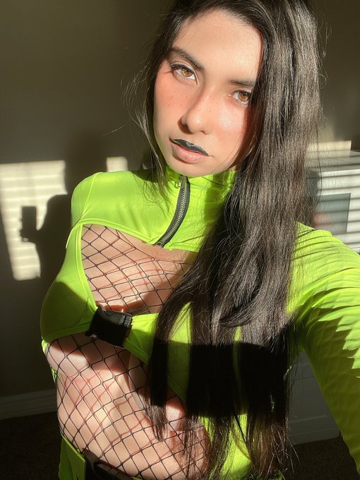 Watch nautii🌸✨💗's leaked NSFW photo on TwXstars