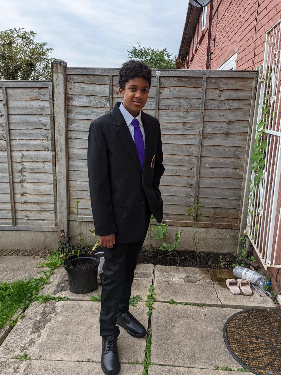 DanielaMailat's tweet photo. Edward looking smart in his school uniform#trinityleedsacademy https://t.co/9x8bQlaRbW