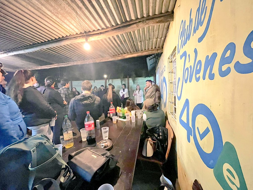 jfranncastillo's tweet photo. Compartiendo con los @Jovenes40 siempre en el camino, nunca en la posada. 🚜 https://t.co/dAfGs5DsnX