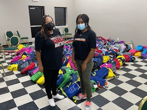 SOFWSCD's tweet image. We stuffing backpacks for Spreading Hope Back 2 School Bash for children with Unique Needs. Love for the community, Supporters of Families with Sickle Cell Disease, Phi Beta Sigma &amp;amp; Zeta phi Beta 
@SCDAAorg @ScdanTexas
@SCCConsortium
#supportsicklecell