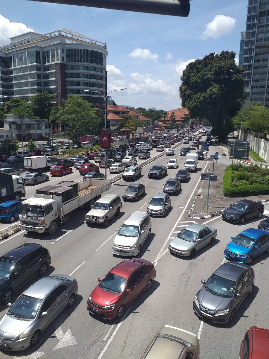 ciwilkie's tweet photo. Tun Razak is absolute chaos today.
First time in 18 months. https://t.co/NvFAdpe9fM