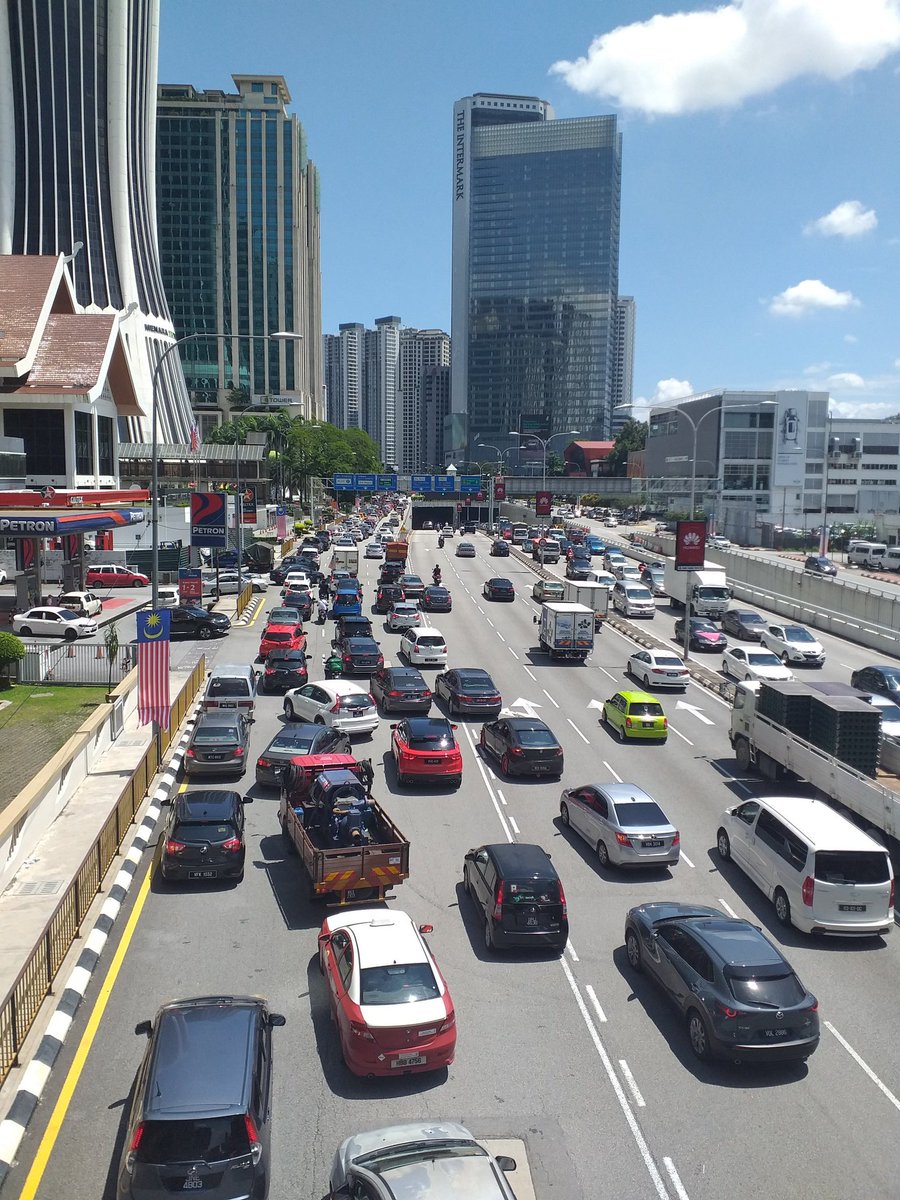 ciwilkie's tweet photo. Tun Razak is absolute chaos today.
First time in 18 months. https://t.co/NvFAdpe9fM