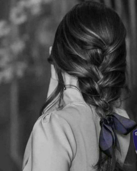 يميز الإنسان عقله وثقـله 
و انا عمري ماتصنعت ثقليㅤ
 
اخاطب الجاهل على قد عقله
و اخاطب العاقل على قد عقلي
.