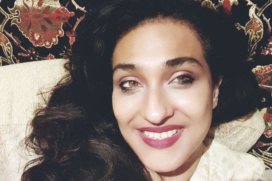 RituparnaSpeaks's tweet photo. #NoEyebrowsShaping โ
#NoShampoo โ
#NoHairSpa โ
That is how I maintained my lockdown look! ๐
.
#LockdownLook #POTD #Instagasm #Instapic https://t.co/2mwB6j5ZfW