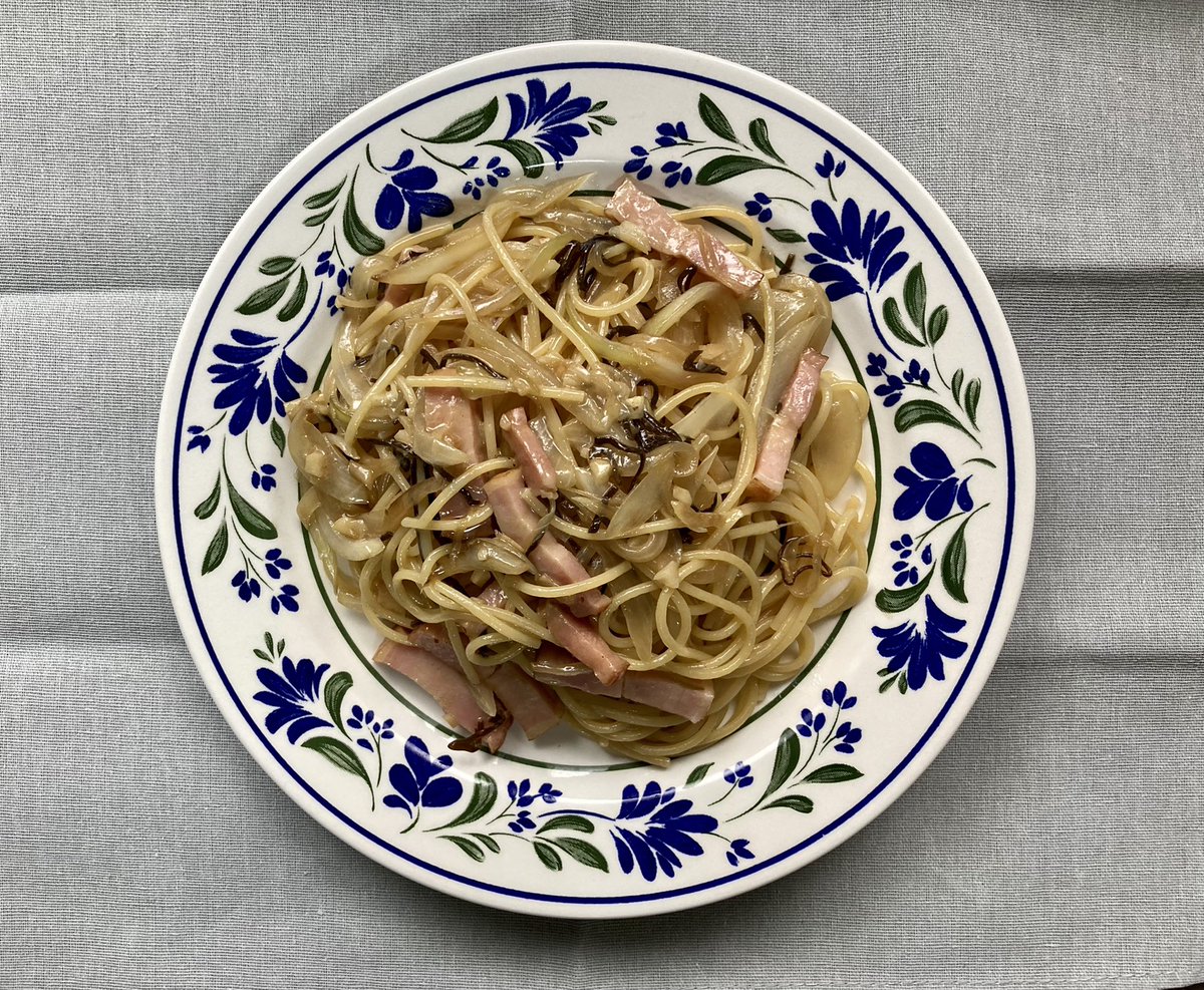 Cook7165 V Twitter 2021 08 20の昼 塩昆布で簡単に ベーコンと玉ねぎの和風パスタ クラシル 塩昆布8g 玉ねぎ 1 4玉 ブロックベーコン60g 醤油小0 5 白だし小0 5 梅昆布茶少々 バター10g トッピングはカツオブシ少々