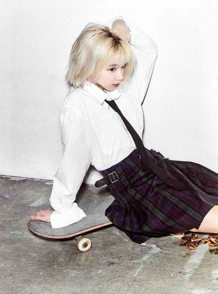 chaeyoungspics's tweet photo. skater girl chaeyoung https://t.co/ArOpvhJGXA