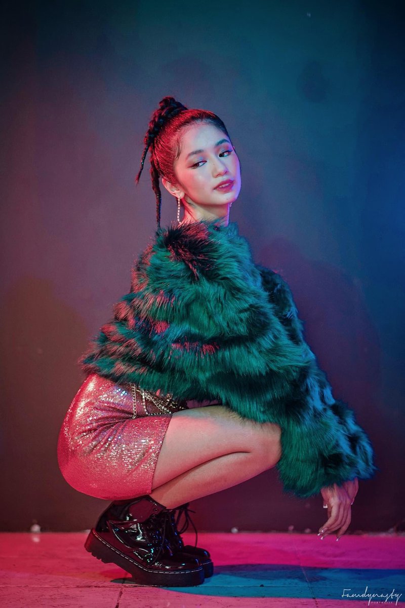 C4LIRE's tweet photo. (tweet for the netizens who clicked #KaoriOinuma on the trendlist) 

if you’re not a kaori stan and you’re curious why #KaoriOinuma is trending nationwide— gusto ko lang sabihin na abangan niyo dance cover ni @kaori_oinuma hsdudbsjd thank you! https://t.co/MIiWH29yZK