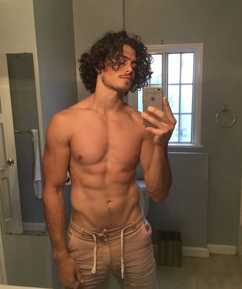 ManCrushesx's tweet photo. tommy martinez 🔥 https://t.co/dSAzYp3LRC