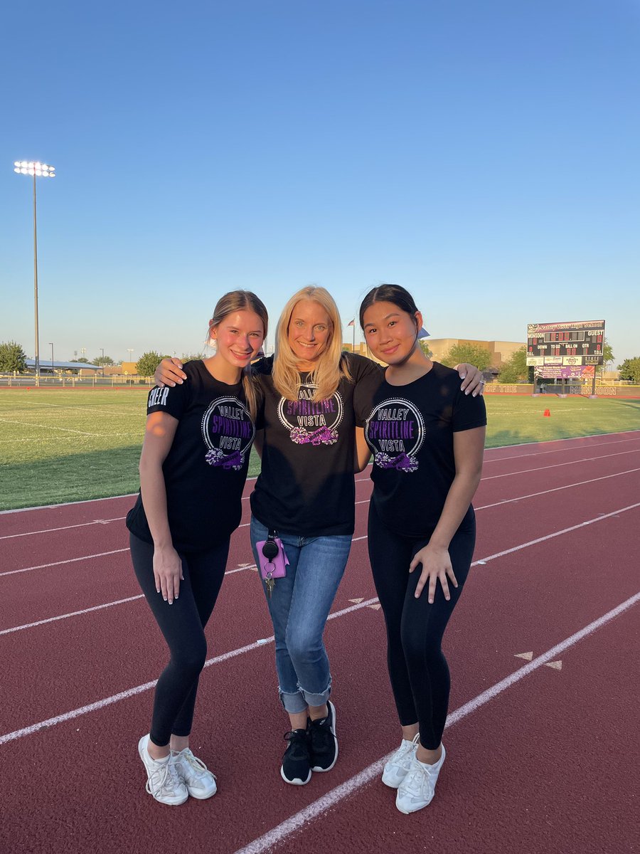 vvhs_cheer's tweet photo. Tonight we had our first scrimmage of the season at VVHS! IT WAS SO MUCH FUN! GO MONSOON!🌩💜 https://t.co/L2eFCIUKTi