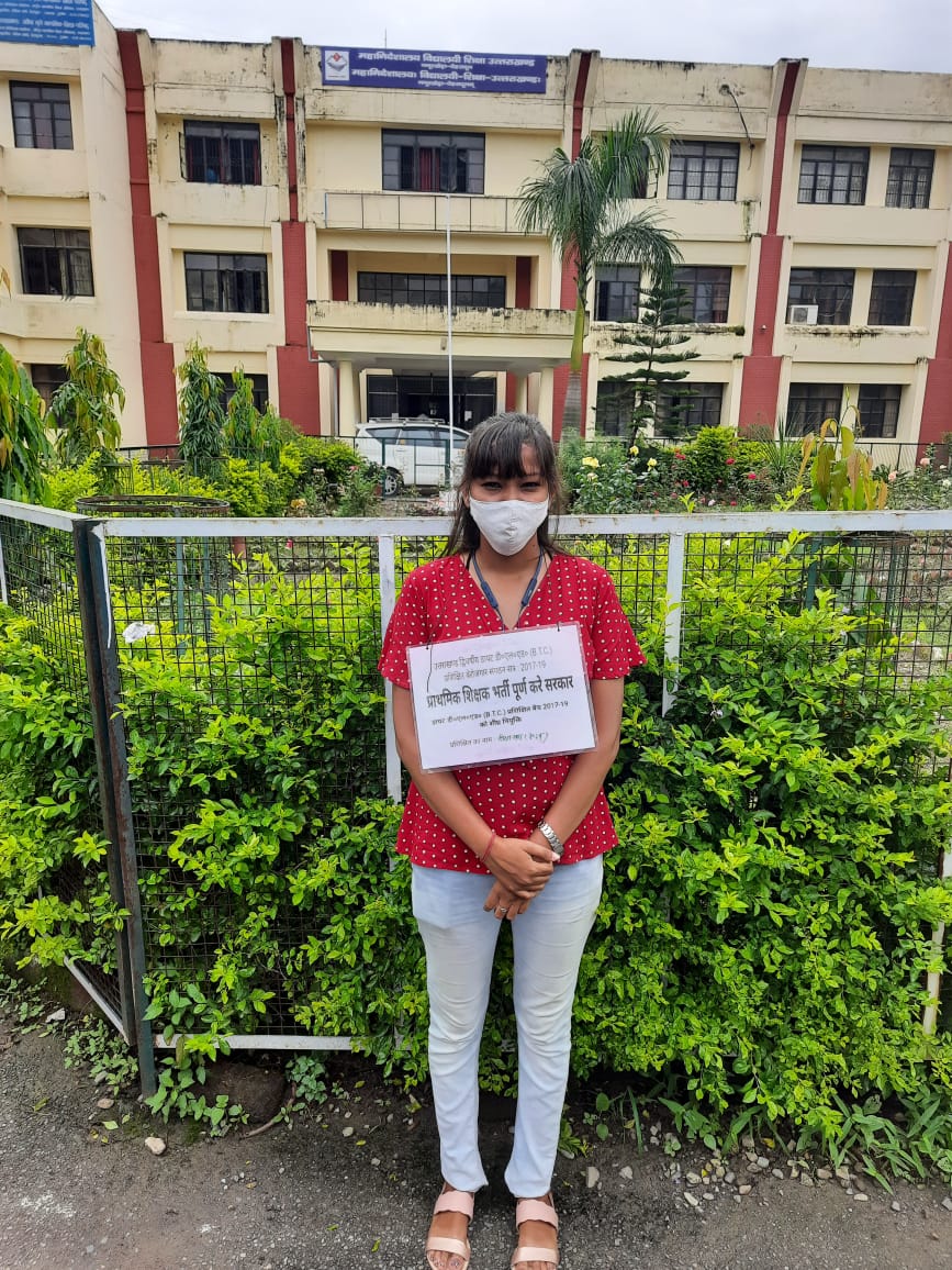DikshaR71689163's tweet photo. The rightful and lawful people(diet deled) are struggling on the roads amidst this monsoon rain for their rights. 
We request the government to take crucial actions and provide justice to diet deled🙏

#Justice_For_DIET_D_El_ED 
@TheArvindPandey 
@pushkardhami 
@yatishwaranand https://t.co/nSWx1AKoV7