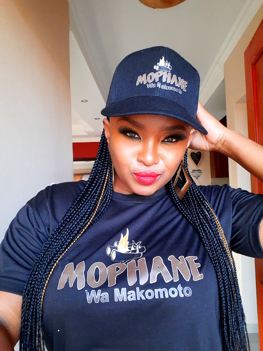 MercyThebeHer's tweet image. Your weekend delivery girl ready to serve and warm up your weekend with  Mophane Wa Makomoto 

Follow 👉@MophaneWaMa