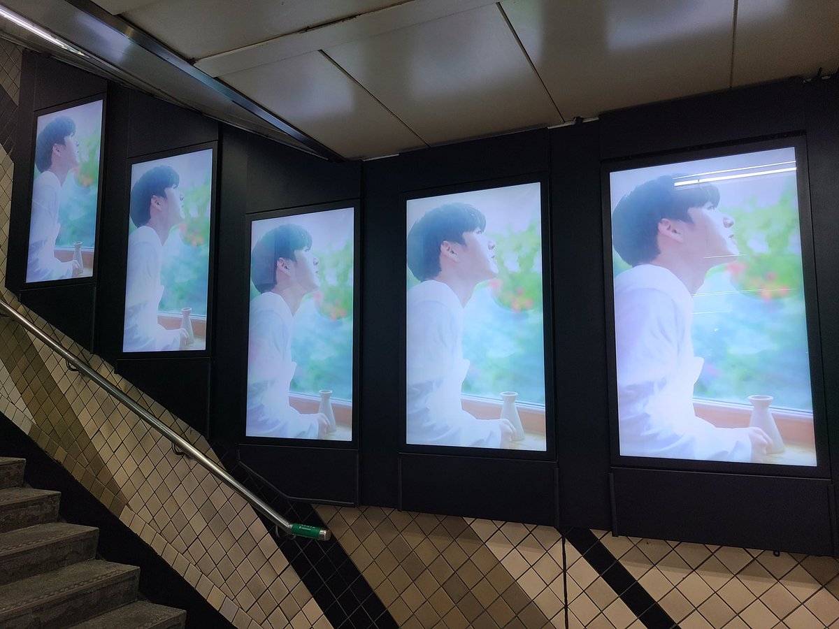 dohafan_union's tweet photo. ’𝘋𝘦𝘢𝘳. 𝘔𝘺 𝘚𝘪𝘥𝘦’
음원 발매 기념 디지털 포스터 광고 

🗓 8.21 - 9.06 
🚇 신사역 1번, 8번 출구 

#박도하 #parkdoha #dearmyside #광고 #신사역 #디지털포스터 https://t.co/r5Rs8qKRB8