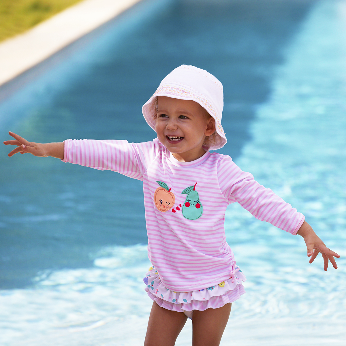 SunuvaTweets's tweet image. Happiness is where the pool is 💙
.
.
.
#poolready #summerholidays #fruitfriends #babyswimwear #uvswimwear #uvprotection #sunsafety #vitaminsea #madeforsun #sunuvasummer #sunuvaswimwear