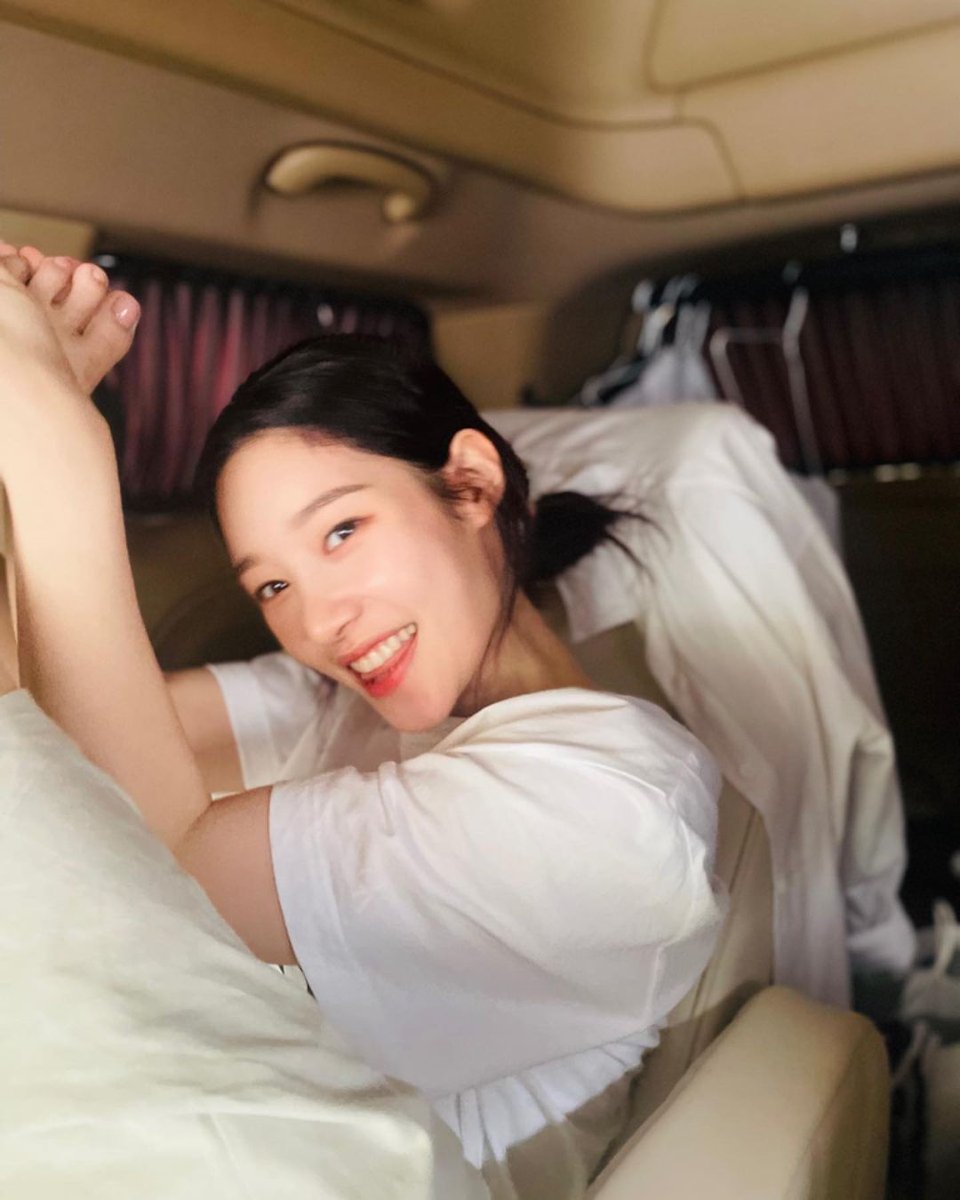 [챈스타그램] 발을 빼꼼!🦶🦶

#다이아 #정채연 #채연 #DIA #Chaeyeon