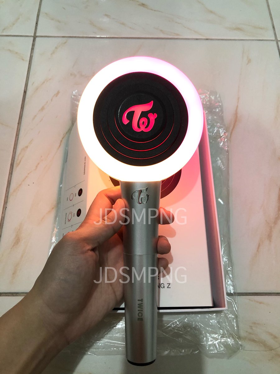 jadisaaa's tweet photo. Ordered this last January 2021 pa at kahapon lang siya dumating after 7 long months. Patience level 9999 talaga 😂 dahil nawala ni J&amp;T ung unang parcel ko. Nagawan ng paraan kaya safe nakarating sken ung mga LS. Thankyouu so much po!! 🥰
@SeoulmattePH  #SeoulmattePHFeedbacks https://t.co/6rmMGw3zrN