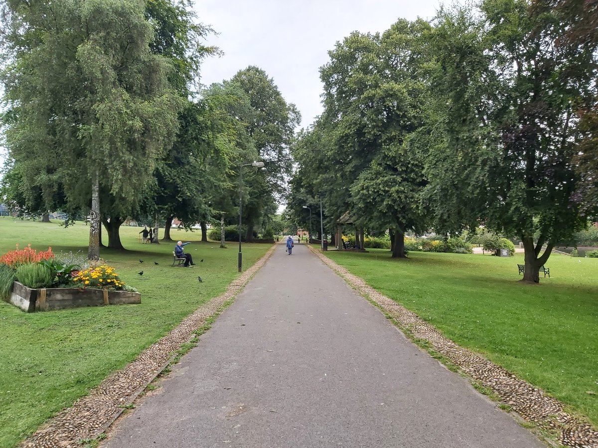 RachDalton1's tweet photo. Changed up the routine & moved my weekend long run from Sunday.....Great to have it out the way with the whole weekend ahead to recover....which think I will need! 🤣🏃♀️#19kms #weary #AHPsActive https://t.co/sJHMH01QTC