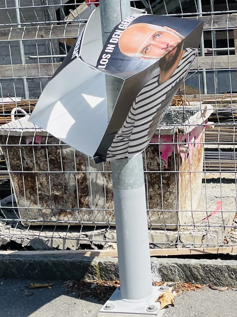 monsieurfischer's tweet photo. Ich fühle mich geknickt!
Aber auch solche Aktionen, die übrigens in etwa nötig sind wie Migräne und Durchfall zusammen, gehören leider auch zum Alltag im Wahlkampf. Jänu: Aufstehen. Krönchen richten. Weitermachen!
(Danke für Hinweise auf beschädigte Plakate!) #buchsag #aarau https://t.co/CZ9EYOlKOP