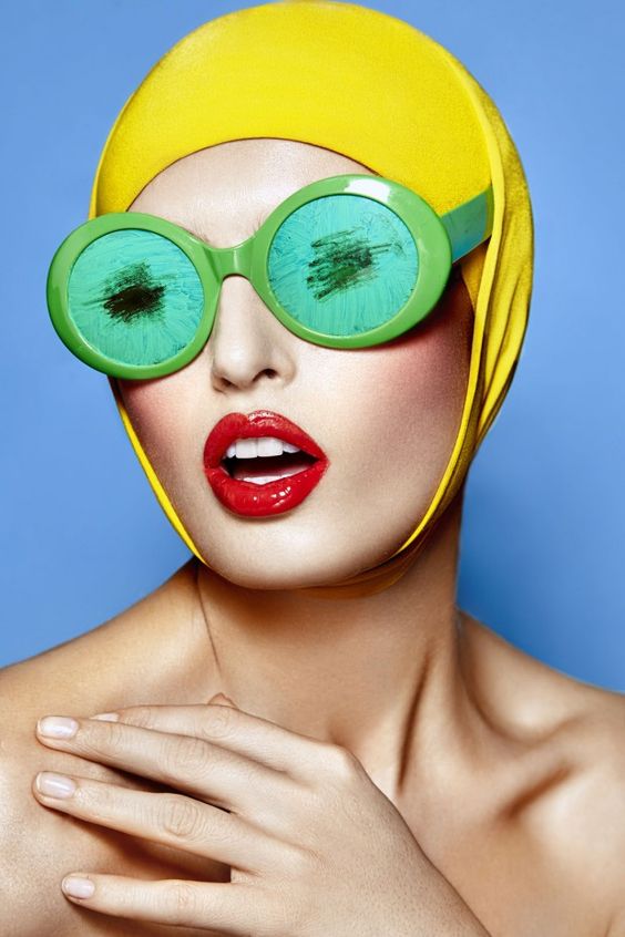 Siempre he escuchado decir a los mayores que las moscas se van posando de mojón en mojón. Una vez me tragué una y pensé en los trocitos de caca que me pude haber tragado.

EL MOSCARDÓN (o cómo morir por culpa de un insecto subtropical) >> carlosmesa.es/2021/08/el-mos…