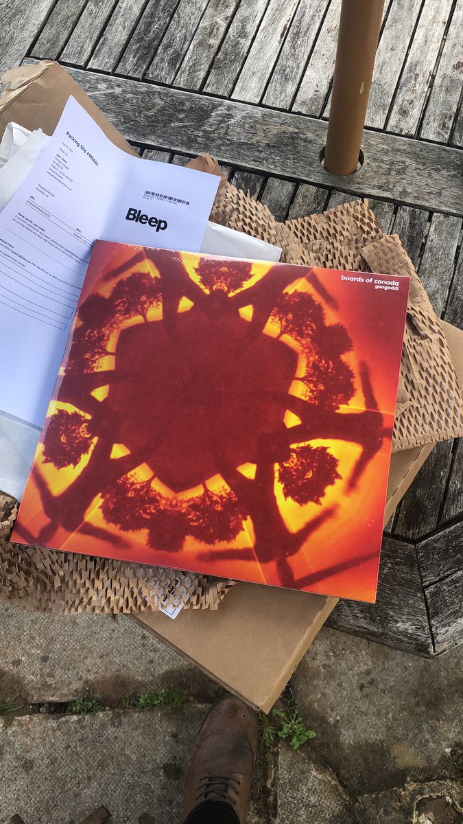 Just want to thank @bleep for being such legends and sending though a replacement copy of this LP. Amazing customer service, as well as awesome records… #customerservice #bleep #records #vinyl #boardsofcanada #lp #music