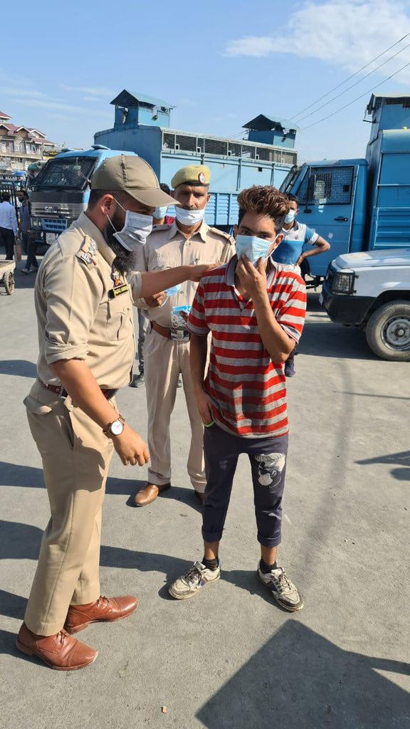 Srinagar Police tweet media