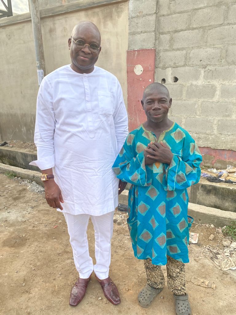 GovAyoFayose's tweet image. In Lagos yesterday, I met this man. He is popularly known as Obasanjo and I joined his admirers to call him the OBJ of Lagos.