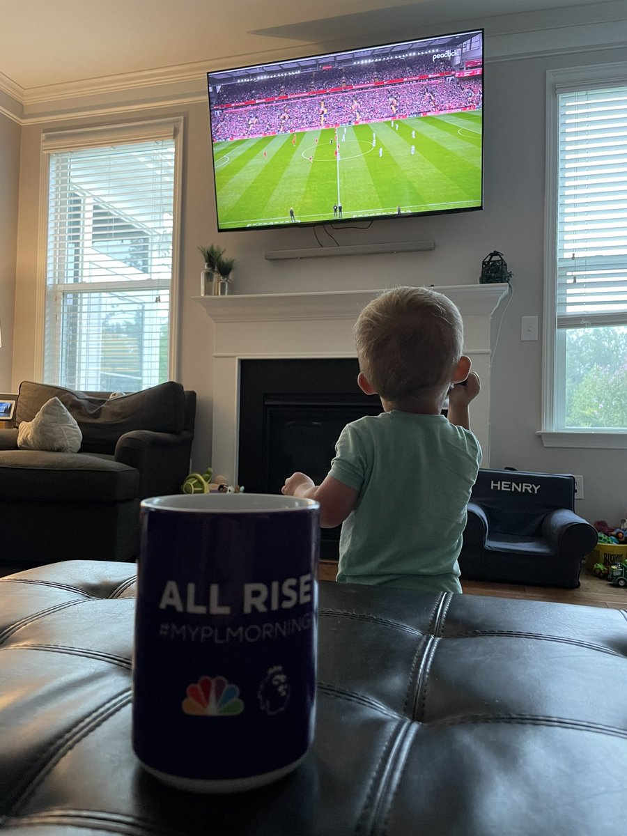 anneonymity's tweet photo. When your toddler wakes up just in time for kickoff 🙌 ☕️ Let’s go Reds! @LFC @PLinUSA #MyPLMorning https://t.co/s3LWmCn2It