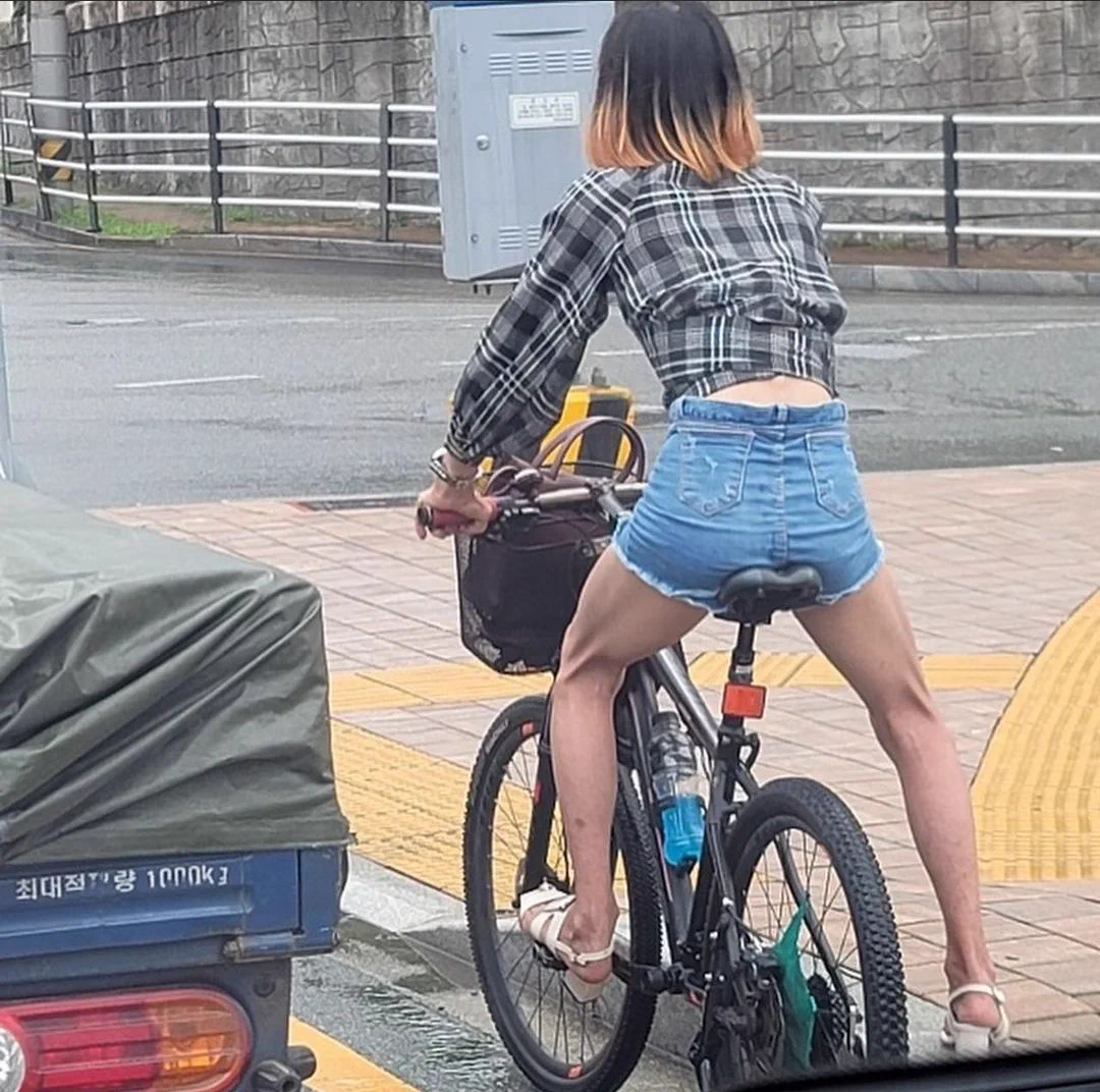 自転車の右側通行は違反ですよ～！ってあれ？！最後のオチが・・・ｗｗｗ