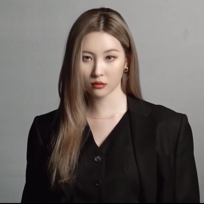 thinking about sunmi in suit
