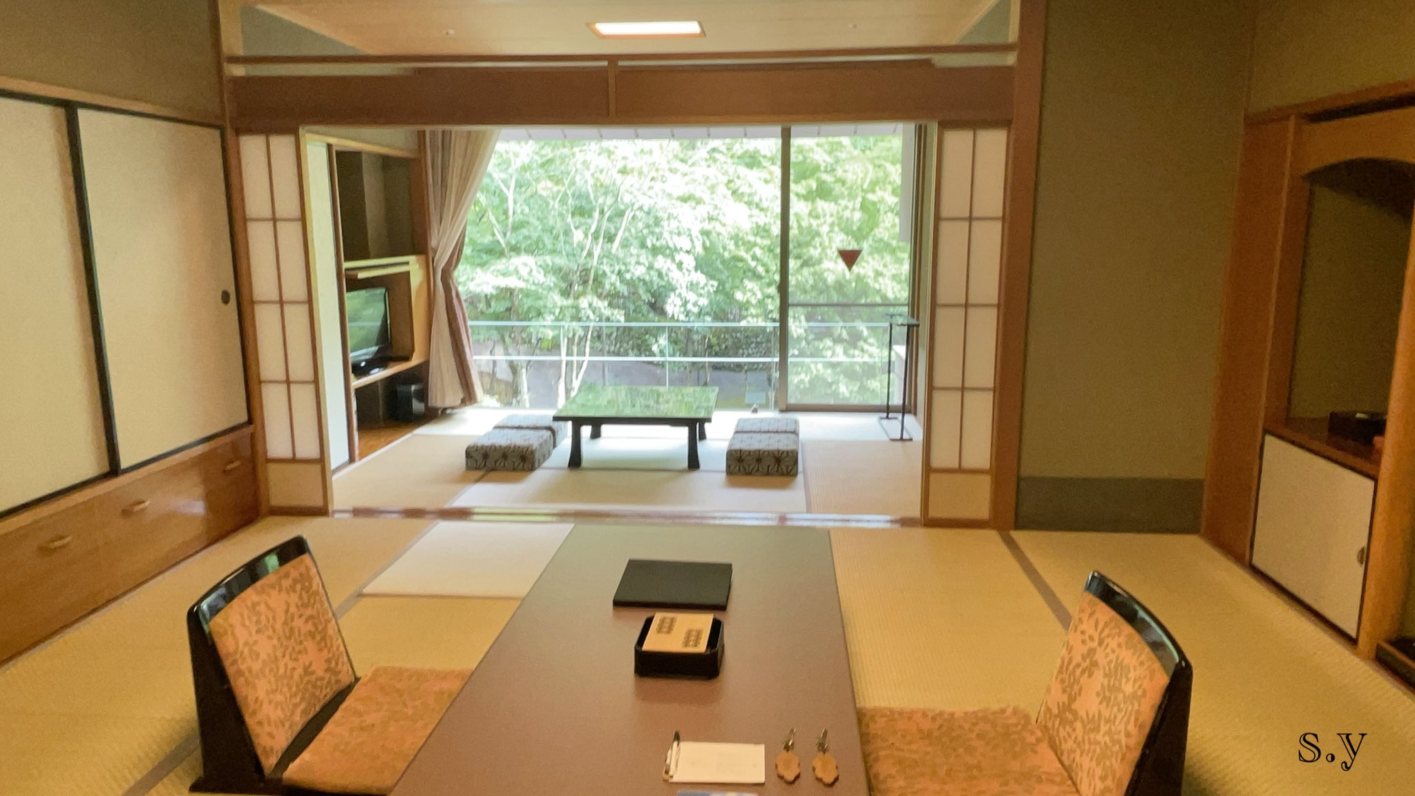 Shiori 旅するol ホテル好き 逃げ恥のロケ地になった修善寺温泉 宙sora 渡月荘金龍が素敵すぎて虜になってしまいました ロビーや客室から望む一万五千坪の大庭園と数種類の露天風呂に心身ともに癒されリフレッシュ スタッフの方の気遣いも暖かく本当に