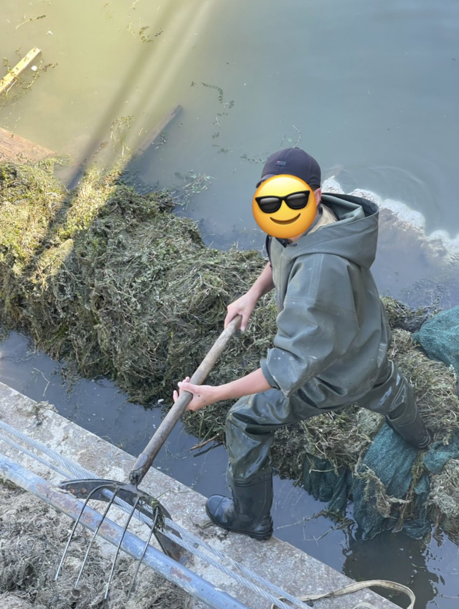 Working in full rubber makes me very horny! 💦💦💦Any hung Dom Tops close by? #bottom #powerbottom #bottom4top #rubberbottom