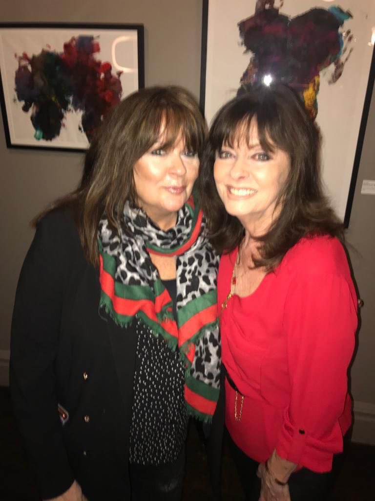 vickimichelle's tweet image. Happy Birthday Gorgeous Kate Robbins. Fabulous talented lady. With a Fabulous talented family. Have a Great day. Lovely memory at Dr Pam Spurr art exhibition. @KateRobbins @EmAtack @TedRobbins55 @DrPamSpurr @bbceastenders #Dinnerladies #SaturdayThoughts