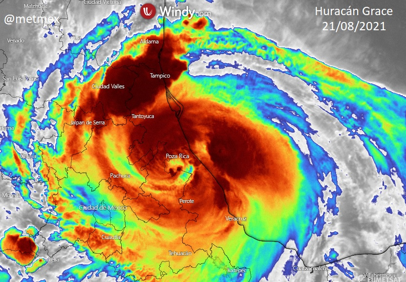 Noche muy difícil para miles de personas en #Veracruz y norte de Puebla que están viviendo el impacto del #HuracánGrace. 

*El ojo del huracán pasó muy cerca de Poza Rica hace minutos. *Más lluvia fuerte llegando a Tulancingo, Pachuca, Zacatlán, Huauchinango.

Atentos Méx y CDMX.