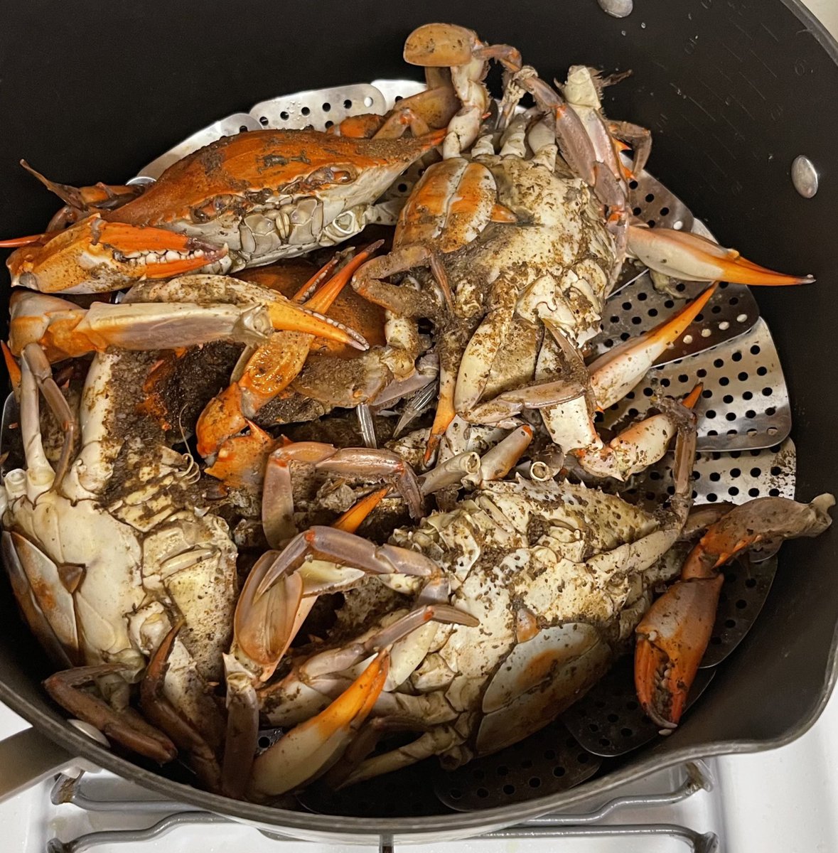 Daphnemcw's tweet photo. $30 / dozen 🦀 #ForCathy https://t.co/KvUMKep0pf