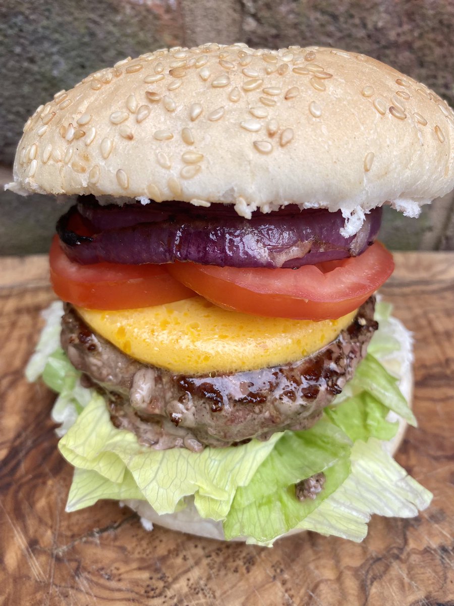 I’m confused 🤔 What makes a burger a burger? Is it it’s shape, the ingredients or what it’s served in?  #burger #burgerlover #BurgerQueens #homemadeburger #food #bbq #grill #foodlovers #QuestionOfTheDay #SaturdayThoughts #SaturdayMorning