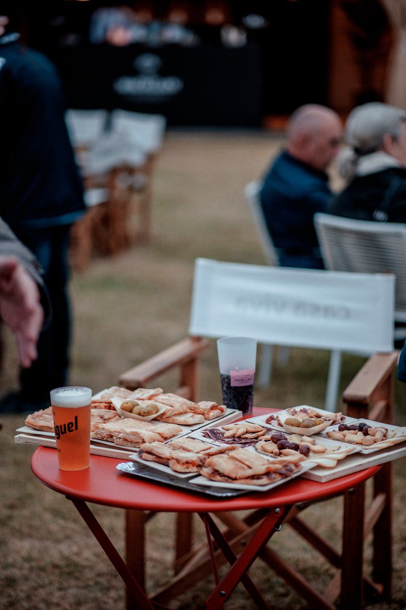 CerdanyaMusicF's tweet photo. Encara no has estat al Village del Cerdanya Music Festival? ✨

Cap problema! 🤩 Queden encara tres nits per poder gaudir de la millor gastronomia abans i després dels concerts. 

👉🏼 Entrades a https://t.co/7oaOoC1FMv https://t.co/vaJu6QYwfp