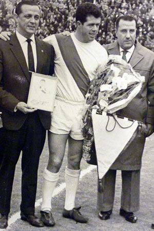 arregui65's tweet photo. Hoy hace 5 años que subiste a jugar la liga del cielo ❤️ Manuel Peñalva, leyenda del @RayoVallecano https://t.co/nJR7b4gJcy