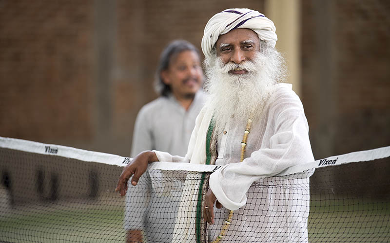 SadhguruJV's tweet image. Collaboration is far more powerful than competition. Your body and brain work best when you are joyful and peaceful, not when you are pushed to the wall.
#SadhguruQuotes