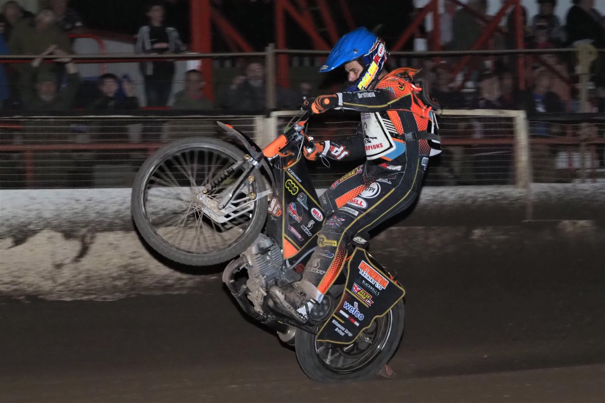 An important win for Scorpions last night over Birmingham. We're now joint top on 31 points, with another four clubs!

Congratulations to <a href="/JordanPalinUK/">Jordan Palin Racing #10</a> on his first maximum for Scunny - we're sure it will be the first of many.

📷 <a href="/ian_rispin/">Ian Rispin</a>