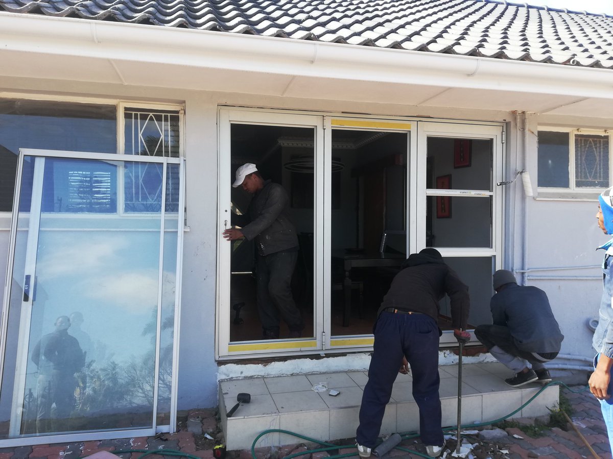 thozzmaniac's tweet image. #DJSBU @ZitoProjects Please retweet. We are based in Mdantsane, Eastern Cape,We deliver anywhere in the country. Just provide us with a Quote and we will be happy to assist you. thozama@zitoaluminium.co.za
zitoaluminium.co.za