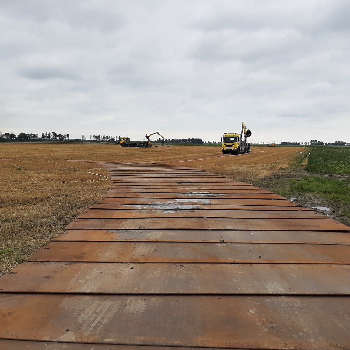 RemijnLuc's tweet photo. Voorbereidingen #UIKC uiendag @Uinovatie volgende week donderdag 26 augustus van 9.00 tot 18.00 u. 4 verschillende rondleidingen met interessante proeven, infomarkt, mechanisatieshow en catering. Aanmelden voor 1 of meerdere rondleidingen en/of infomarkt https://t.co/ovimugHSbs https://t.co/IAu0EO3mtv
